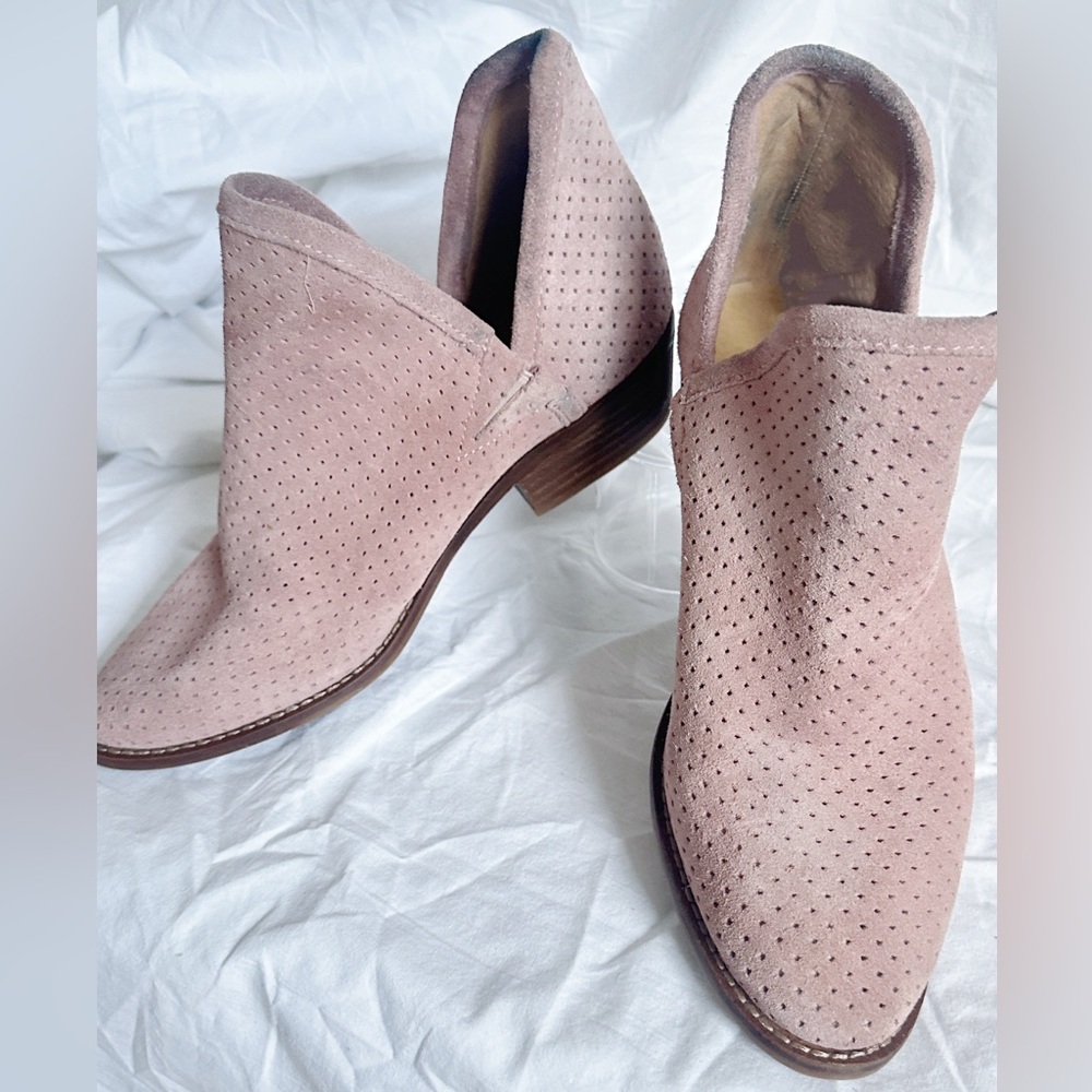 Lucky Brand Blush Pink Breeza Perforated
